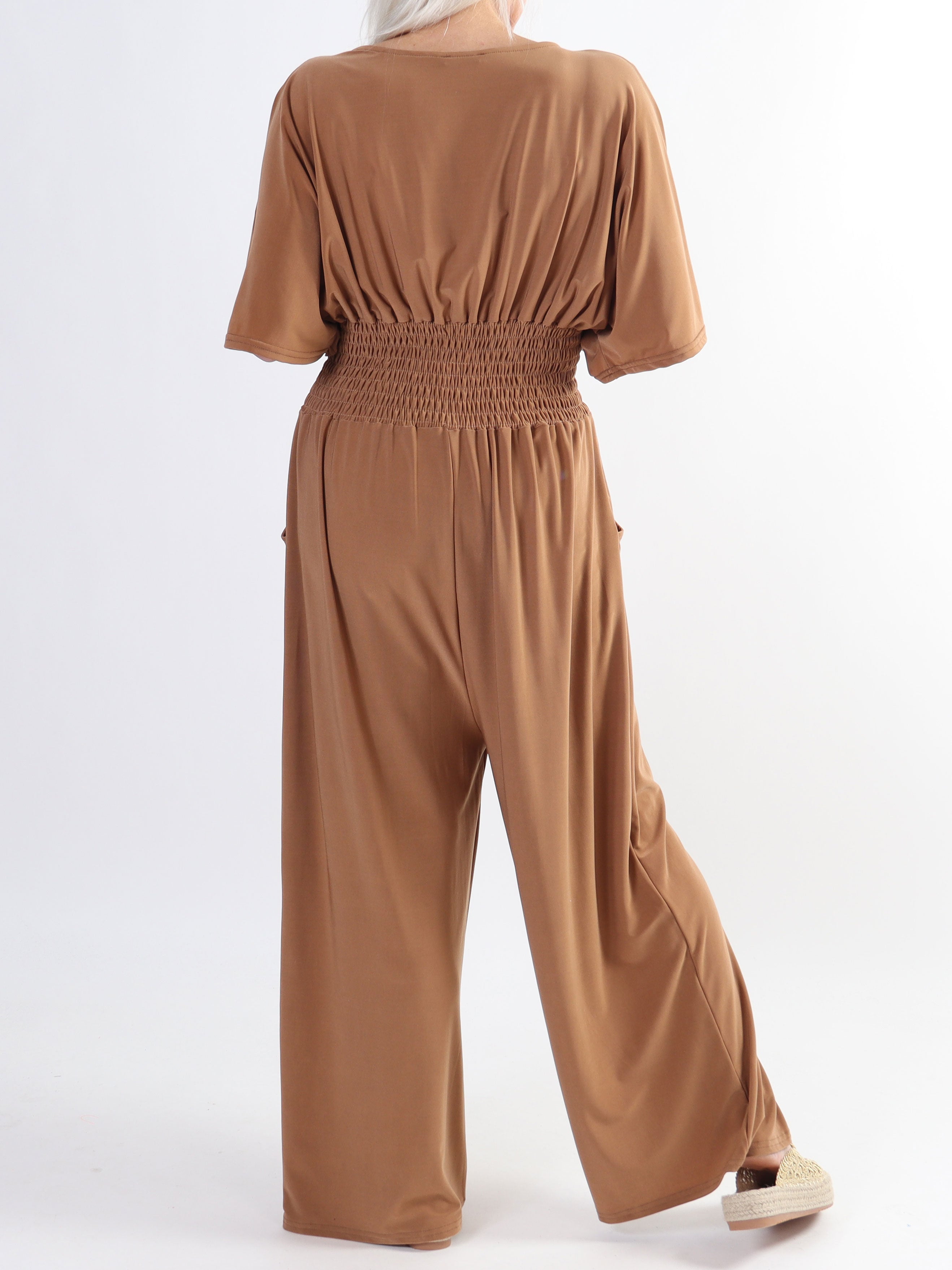 Pams Plain Jumpsuit - Elastisk ensfarvet plus size buksedragt